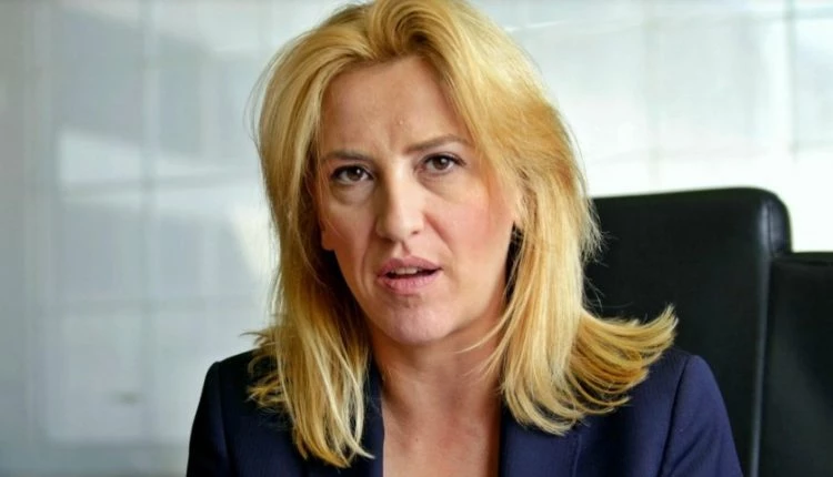 Απίστευτο! Δεν την χωράει η περιφέρεια: Το νέο μεγάλο βήμα της Ρένας Δούρου…